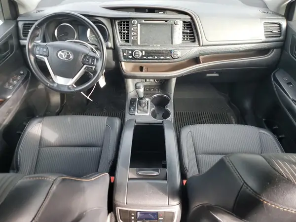 5TDBZRFHXHS410751 2017 TOYOTA HIGHLANDER - Image 8