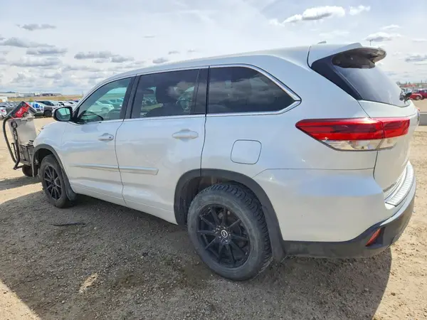 5TDBZRFHXHS419188 2017 TOYOTA HIGHLANDER - Image 2