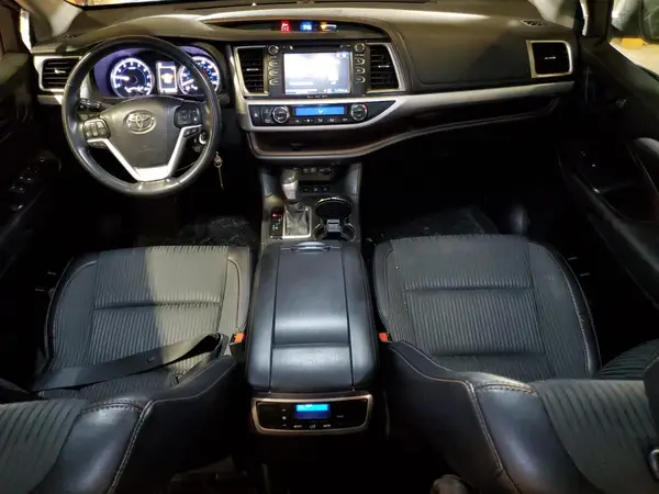 5TDBZRFHXHS419692 2017 TOYOTA HIGHLANDER - Image 8
