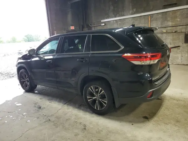 5TDBZRFHXHS422379 2017 TOYOTA HIGHLANDER - Image 2