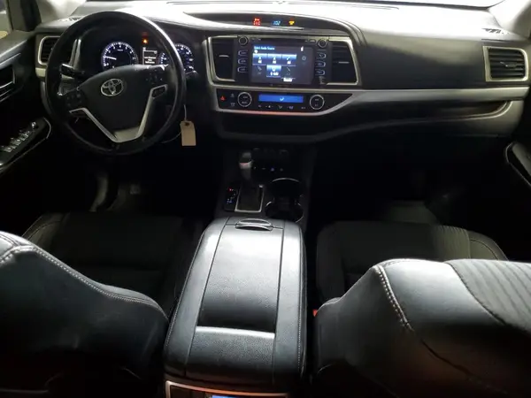 5TDBZRFHXHS422379 2017 TOYOTA HIGHLANDER - Image 8