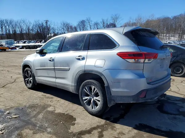 5TDBZRFHXHS444835 2017 TOYOTA HIGHLANDER - Image 2