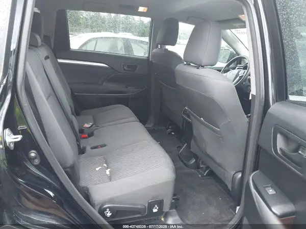 5TDBZRFHXJS488260 2018 TOYOTA HIGHLANDER - Image 8
