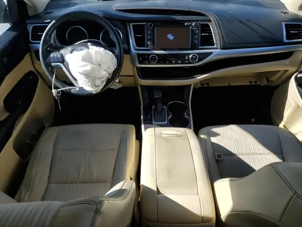 5TDBZRFHXJS489957 2018 TOYOTA HIGHLANDER - Image 8