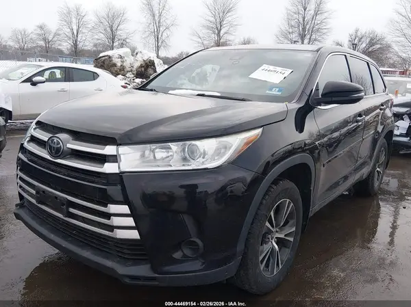 5TDBZRFHXJS497606 2018 TOYOTA HIGHLANDER - Image 2