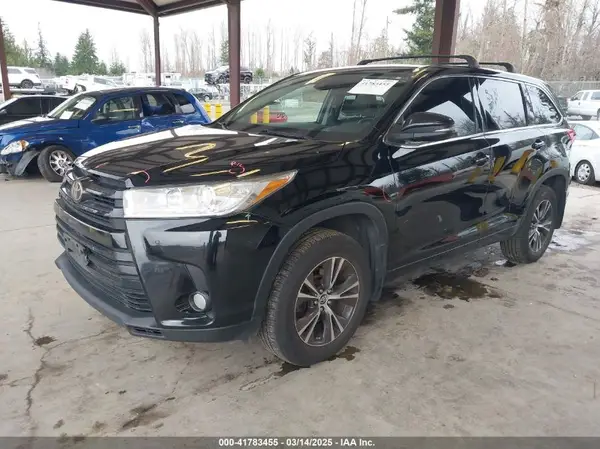 5TDBZRFHXJS805406 2018 TOYOTA HIGHLANDER - Image 2