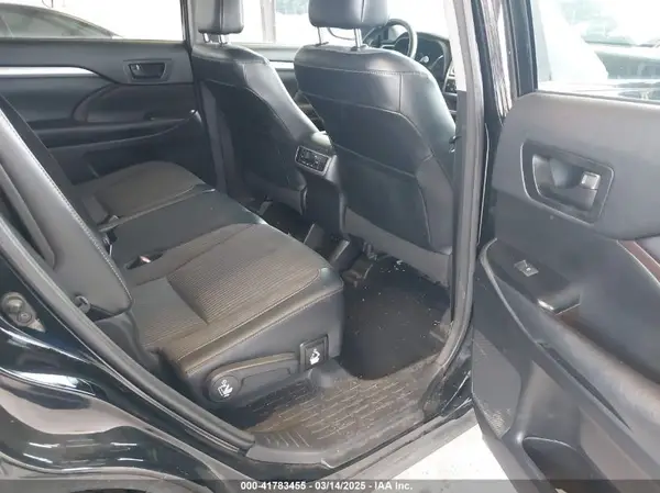 5TDBZRFHXJS805406 2018 TOYOTA HIGHLANDER - Image 8