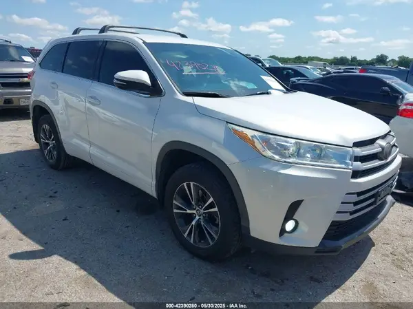 5TDBZRFHXJS808161 2018 TOYOTA HIGHLANDER - Image 1