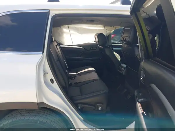5TDBZRFHXJS808161 2018 TOYOTA HIGHLANDER - Image 8