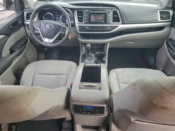 5TDBZRFHXJS840611 2018 TOYOTA HIGHLANDER - Image 8
