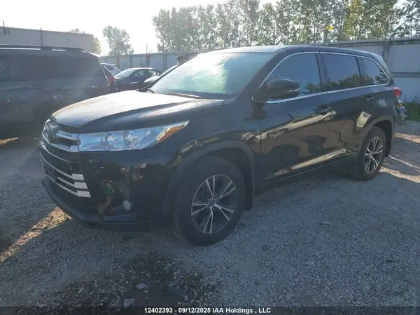 5TDBZRFHXJS852449 2018 TOYOTA HIGHLANDER - Image 2