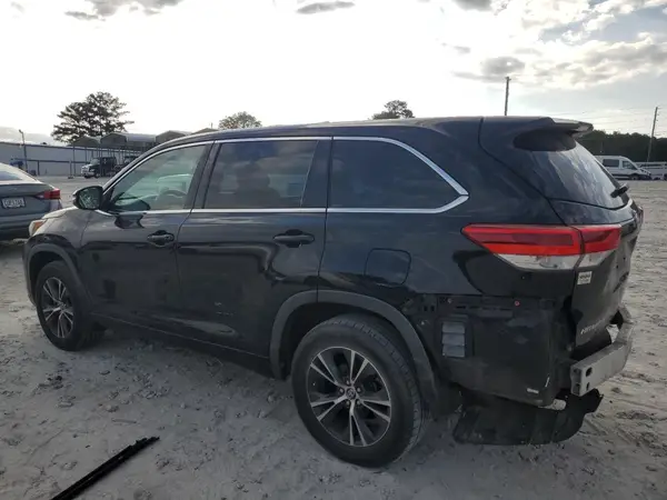 5TDBZRFHXJS862690 2018 TOYOTA HIGHLANDER - Image 2