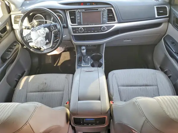 5TDBZRFHXJS871082 2018 TOYOTA HIGHLANDER - Image 8