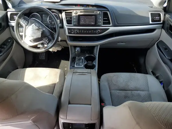 5TDBZRFHXJS897231 2018 TOYOTA HIGHLANDER - Image 8