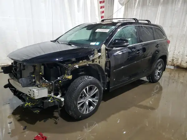 5TDBZRFHXJS897939 2018 TOYOTA HIGHLANDER - Image 1