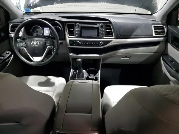 5TDBZRFHXJS897939 2018 TOYOTA HIGHLANDER - Image 8