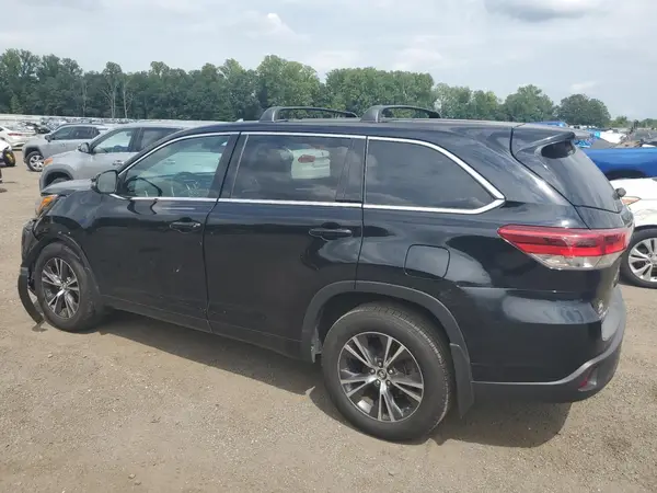 5TDBZRFHXJS908003 2018 TOYOTA HIGHLANDER - Image 2