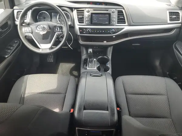5TDBZRFHXJS908003 2018 TOYOTA HIGHLANDER - Image 8