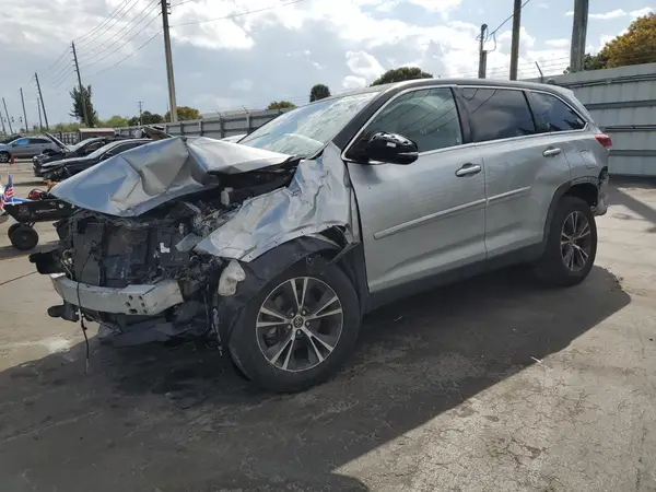 5TDBZRFHXKS712175 2019 TOYOTA HIGHLANDER - Image 1