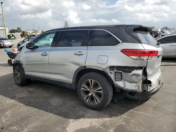 5TDBZRFHXKS712175 2019 TOYOTA HIGHLANDER - Image 2