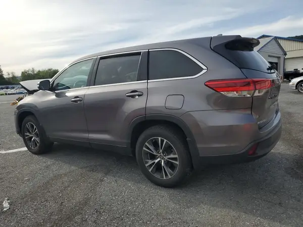 5TDBZRFHXKS721443 2019 TOYOTA HIGHLANDER - Image 2