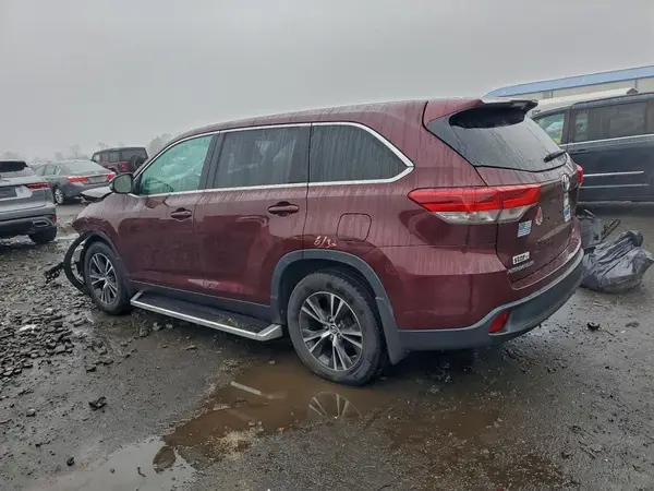 5TDBZRFHXKS726061 2019 TOYOTA HIGHLANDER - Image 2