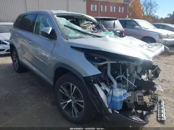 5TDBZRFHXKS726237 2019 TOYOTA HIGHLANDER - Image 1