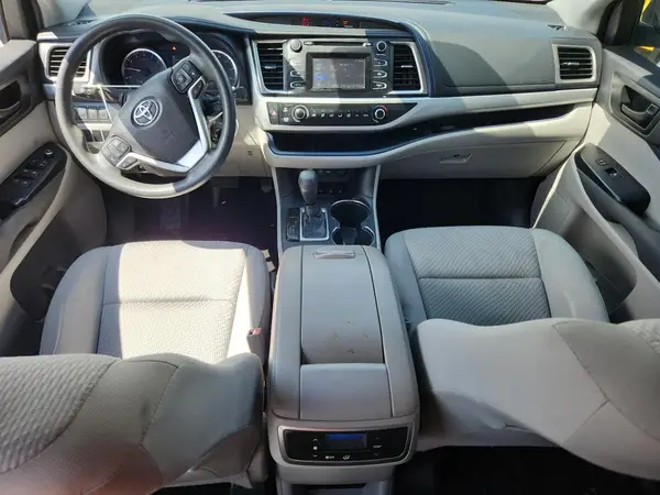 5TDBZRFHXKS738761 2019 TOYOTA HIGHLANDER - Image 8