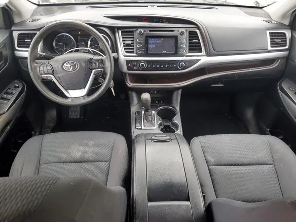 5TDBZRFHXKS743667 2019 TOYOTA HIGHLANDER - Image 8