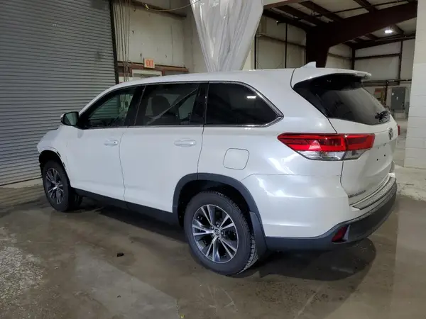 5TDBZRFHXKS923750 2019 TOYOTA HIGHLANDER - Image 2