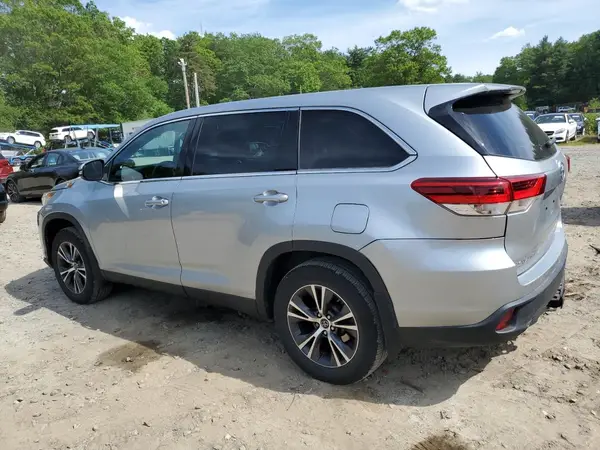 5TDBZRFHXKS926342 2019 TOYOTA HIGHLANDER - Image 2