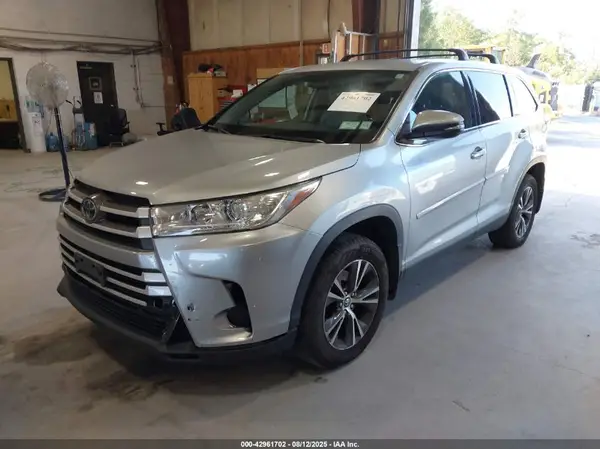 5TDBZRFHXKS926518 2019 TOYOTA HIGHLANDER - Image 2
