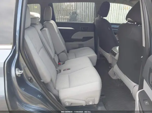 5TDBZRFHXKS927037 2019 TOYOTA HIGHLANDER - Image 8