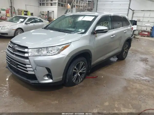 5TDBZRFHXKS932903 2019 TOYOTA HIGHLANDER - Image 2