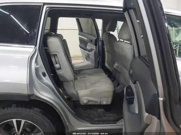 5TDBZRFHXKS932903 2019 TOYOTA HIGHLANDER - Image 8