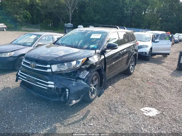 5TDBZRFHXKS934523 2019 TOYOTA HIGHLANDER - Image 2