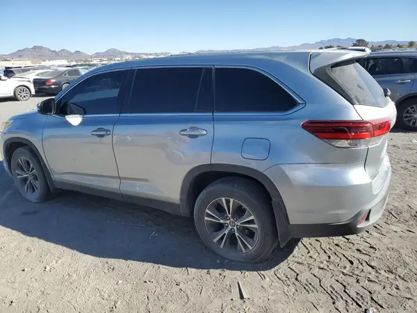 5TDBZRFHXKS944341 2019 TOYOTA HIGHLANDER - Image 2