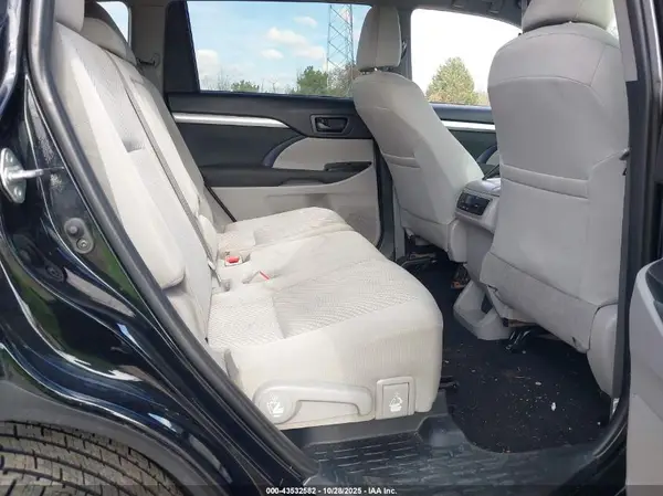 5TDBZRFHXKS960846 2019 TOYOTA HIGHLANDER - Image 8