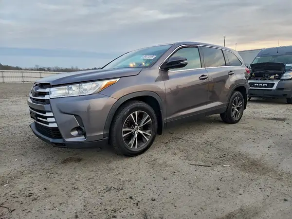 5TDBZRFHXKS962371 2019 TOYOTA HIGHLANDER - Image 1