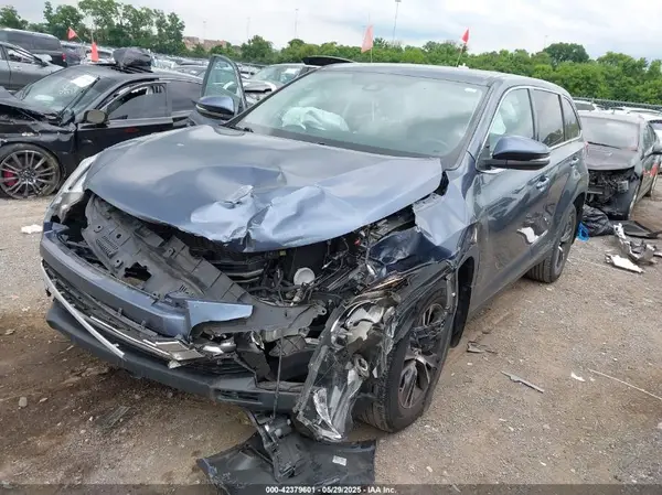 5TDBZRFHXKS964721 2019 TOYOTA HIGHLANDER - Image 2