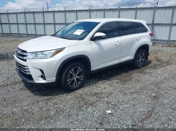 5TDBZRFHXKS970311 2019 TOYOTA HIGHLANDER - Image 2