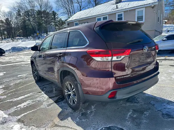 5TDBZRFHXKS970955 2019 TOYOTA HIGHLANDER - Image 2