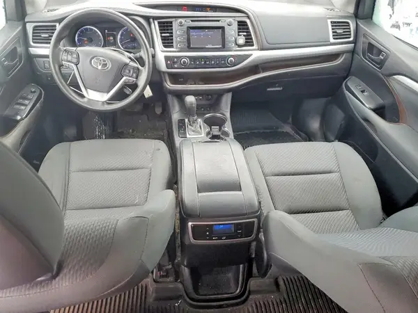 5TDBZRFHXKS974987 2019 TOYOTA HIGHLANDER - Image 8