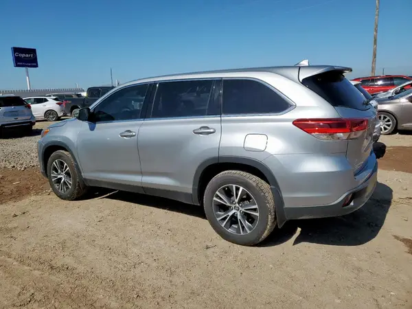 5TDBZRFHXKS976772 2019 TOYOTA HIGHLANDER - Image 2
