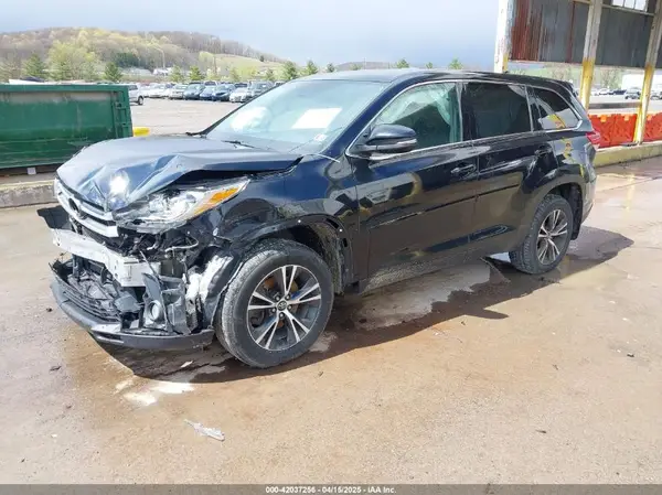 5TDBZRFHXKS982362 2019 TOYOTA HIGHLANDER - Image 2