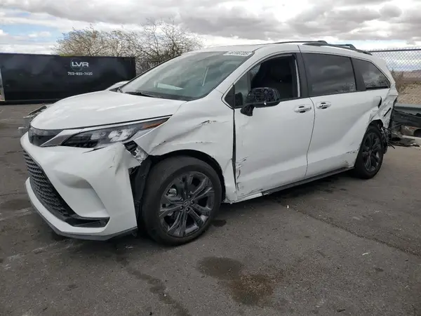5TDCRKEC0RS213915 2024 TOYOTA SIENNA - Image 1