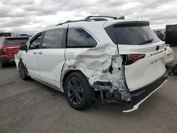5TDCRKEC0RS213915 2024 TOYOTA SIENNA - Image 2