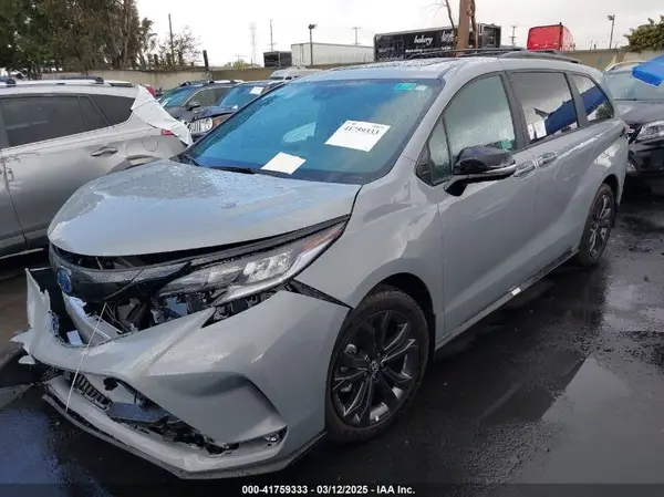 5TDCRKEC0SS233457 2025 TOYOTA SIENNA - Image 2