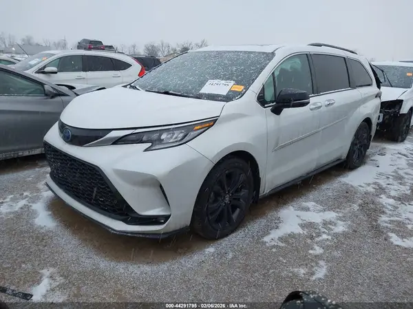 5TDCRKEC2PS155593 2023 TOYOTA SIENNA - Image 2
