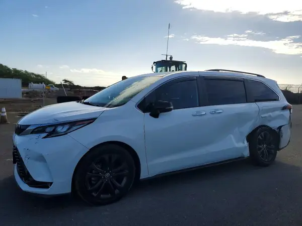 5TDCRKEC2RS190279 2024 TOYOTA SIENNA - Image 1